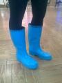 天藍色橡膠雨靴